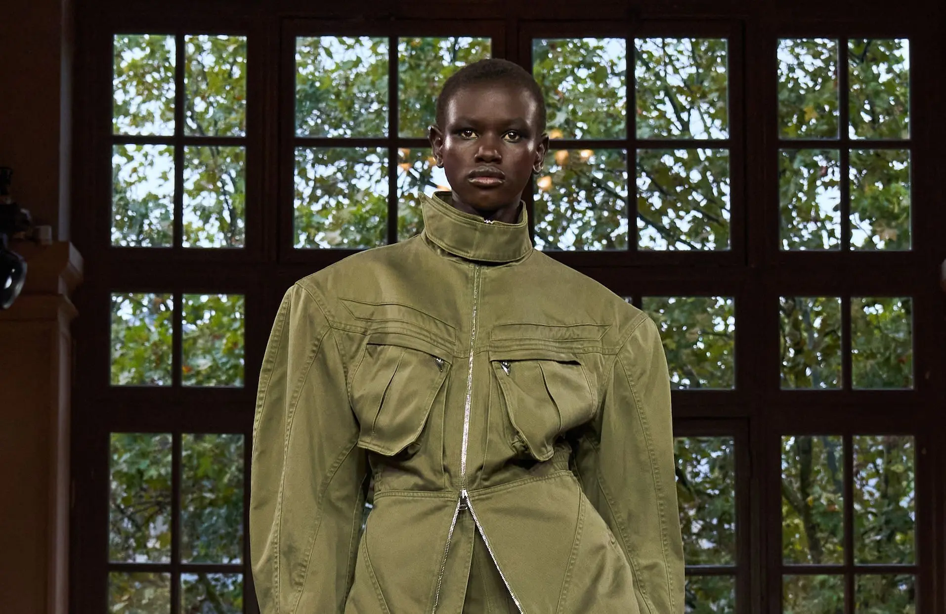 À la rentrée, cette veste utilitaire retrouve son charme d’antan - Elle