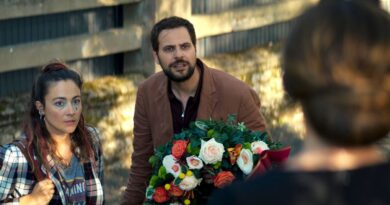 « Adieu Jean-Pat », une comédie de Cécilia Rouaud avec Hakim Jemili, le 3 septembre au cinéma - ici