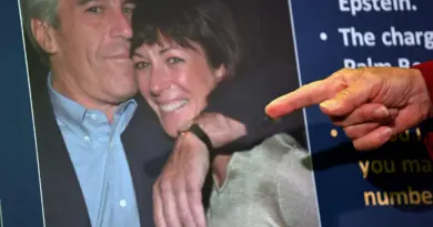 Affaire Epstein : dans un récent entretien rendu public par le ministère américain de la Justice, Ghislaine Maxwell vole au secours de Donald Trump