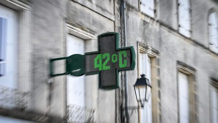 Alerte canicule : 14 départements en vigilance rouge, 64 en orange… L’épisode est "comparable à celui d’août 2003", selon Météo France
