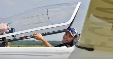 Alexandre Fierain, champion de vol en planeur : « j’ai appris à marcher sur un terrain d’aviation ! »