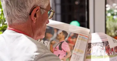 news, headline, breaking news, newspaper, journalism, media, press, microphone, TV