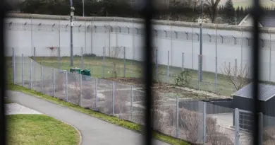 Allemagne : un néonazi aux portes de la prison pour femmes