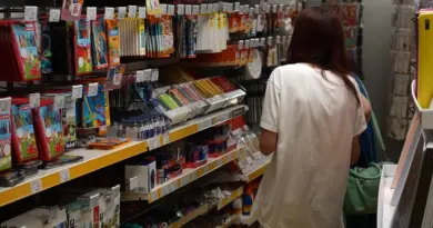 Allocation de rentrée scolaire. Un versement très attendu par les familles, "Ça nous aide bien de ce côté-là !"