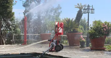 Après les incendies de Pacific Palisades aux États-Unis, un homme commercialise un dispositif anti-incendie qu'il a conçu lui-même