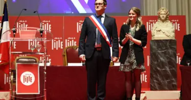 Arnaud Deslandes, élu maire de Lille, succède à Martine Aubry