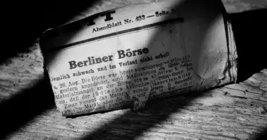 news, headline, breaking news, newspaper, journalism, media, press, microphone, TV