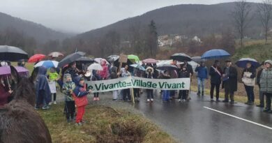 Auxelles-Haut : le maire Arnaud Ziegler annonce une "démission symbolique" contre la fermeture de l'école - ici