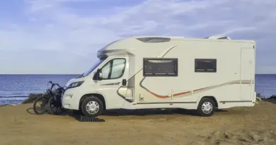 Avec près d'un million de nuitées de camping-caristes dans Les Landes, où se poser autour des lacs au sud du Bassin d'Arcachon