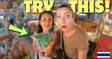 Bangkok STREET FOOD I've never had before !!! Must try Thai food 🇹🇭