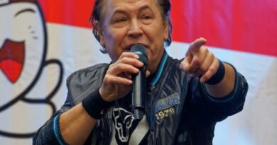 Bernard Minet, chanteur du groupe culte Les Musclés, sera bientôt en concert en Essonne, voici où et quand