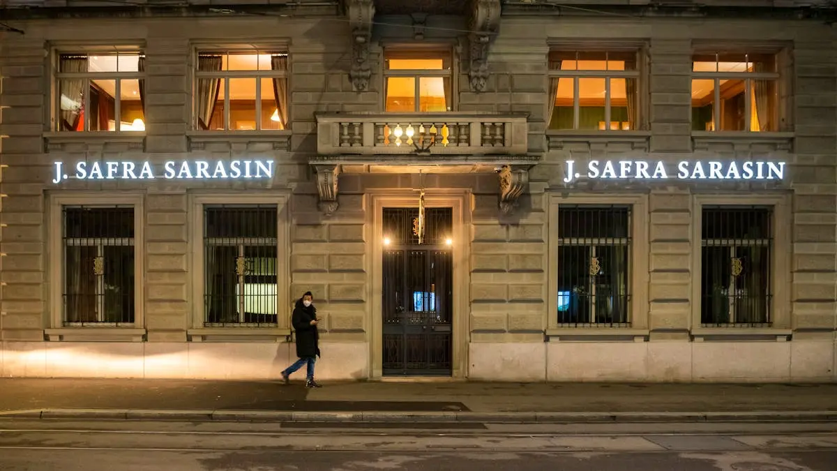 Blanchiment: La banque Safra et une de ses employées condamnées