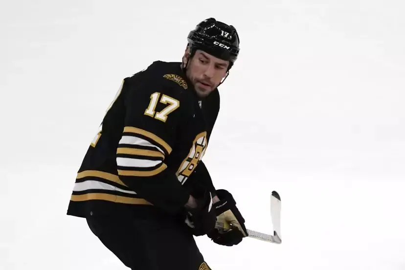 Blues de St. Louis | Un essai professionnel pour Milan Lucic