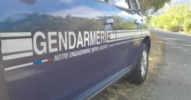 Bourail : une femme de 21 ans meurt dans une sortie de route