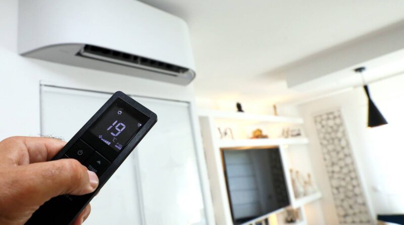 Bruit, chaleur, tensions: les étapes à suivre pour installer une climatisation dans le respect du voisinage