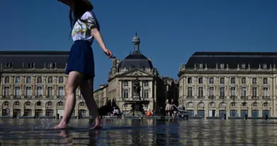 Canicule : 42 départements en vigilance orange dimanche ; « le pic est attendu entre lundi et mardi », alerte Météo-France