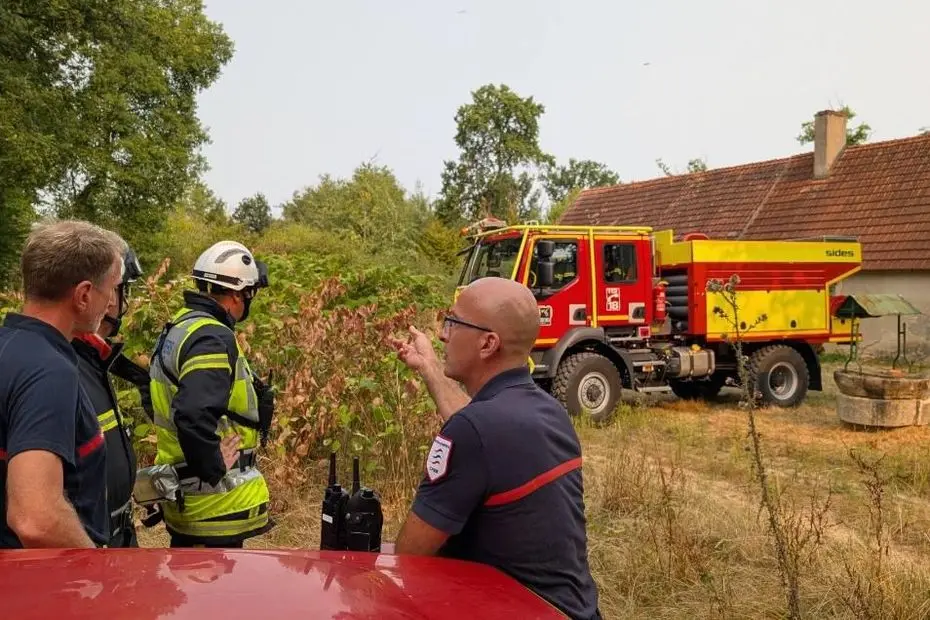 Canicule. Vigilance orange dans le Cher et l’Indre, des pompiers de la Normandie et du Loiret en renfort contre les incendies