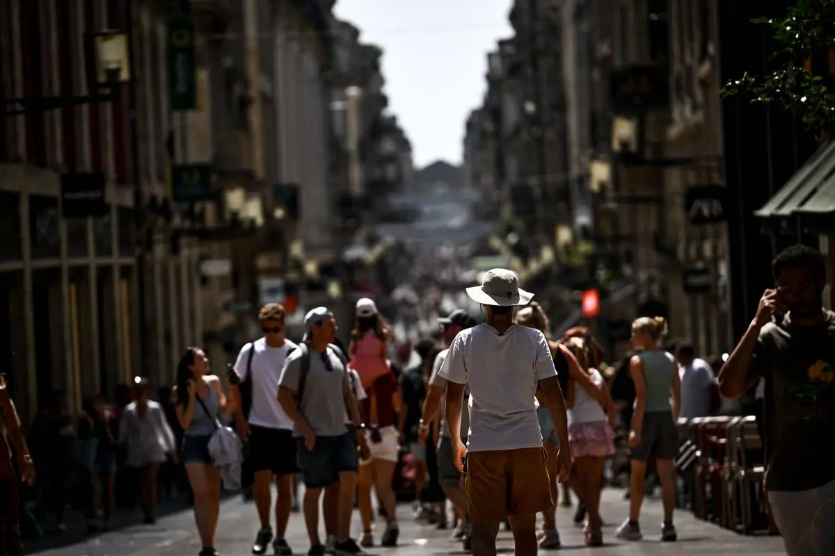 Canicule : chaleur intense sur le Centre-Est, cinq départements toujours en alerte maximale… Le point sur la situation