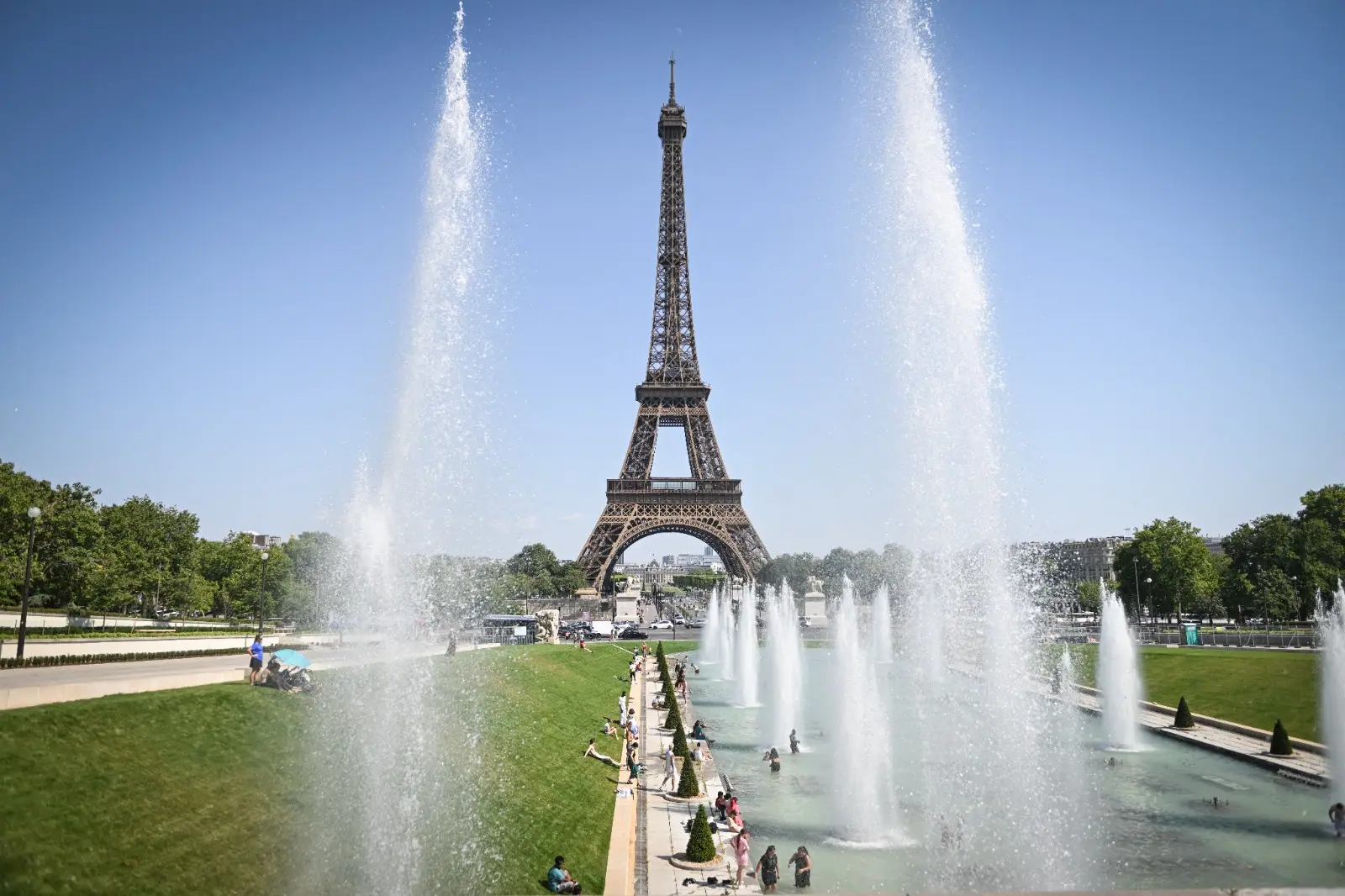 Canicule : entre adaptation et préservation du patrimoine, la difficile transformation de Paris face au réchauffement climatique - L'Humanité