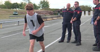 "C'est dur, mais ça en vaut la peine !" Ces jeunes candidats sapeurs-pompiers à rude épreuve