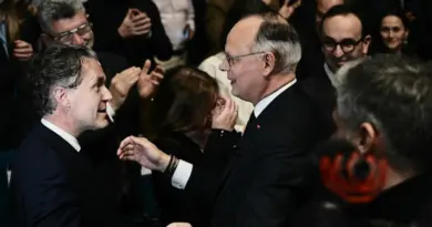 «C’est tout bénef’»: Édouard Philippe, la discrète stratégie des remises de décoration