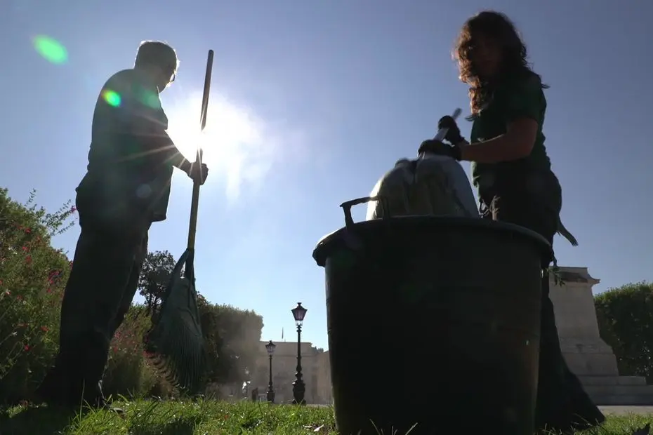 "C'est très différent de chez moi", des étudiantes du Québec viennent travailler l'été dans cette ville du sud, en échange des jeunes partent faire un job en saison au Canada