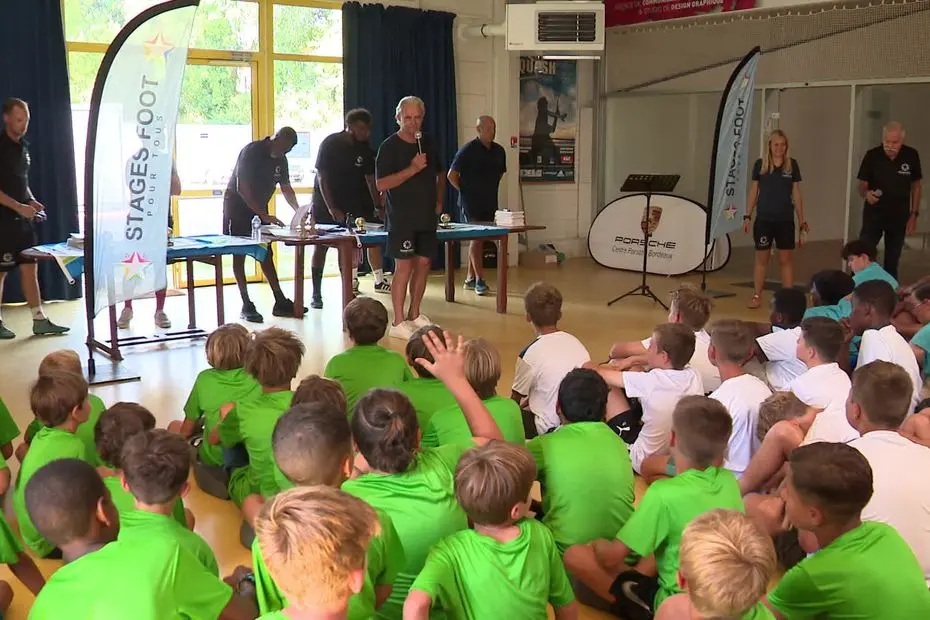 "C'est une légende, on ne peut pas rater ce stage". L'ancien international, Dominique Rocheteau, fait rêver la jeune génération