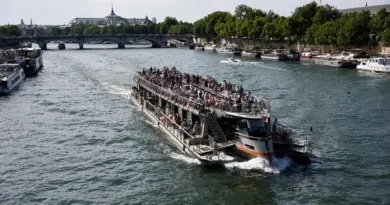 « Cette situation inacceptable aurait pu être évitée » : l’ouverture de la baignade dans la Seine bouscule l’économie du fleuve