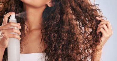 Cheveux abîmés après l’été : les solutions qui fonctionnent contre la sécheresse, la casse et la chute