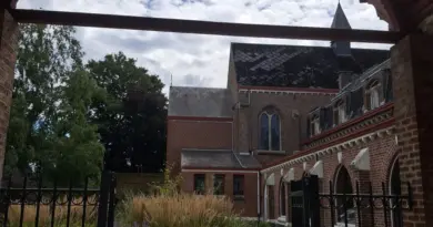 Chimay : une retraite à l’Abbaye de Notre-Dame de la Paix qui séduit les visiteurs du monde entier - RTBF Actus