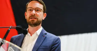 Chuchotements. Le député LFI du Bas-Rhin Emmanuel Fernandes pour l’extension du régime local
