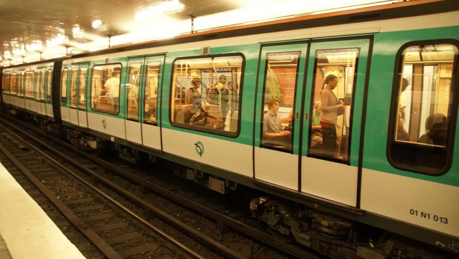 Comment consigner un bagage à la gare de Paris Montparnasse ? - Blog Secret de Paris - Hotel & Spa Paris