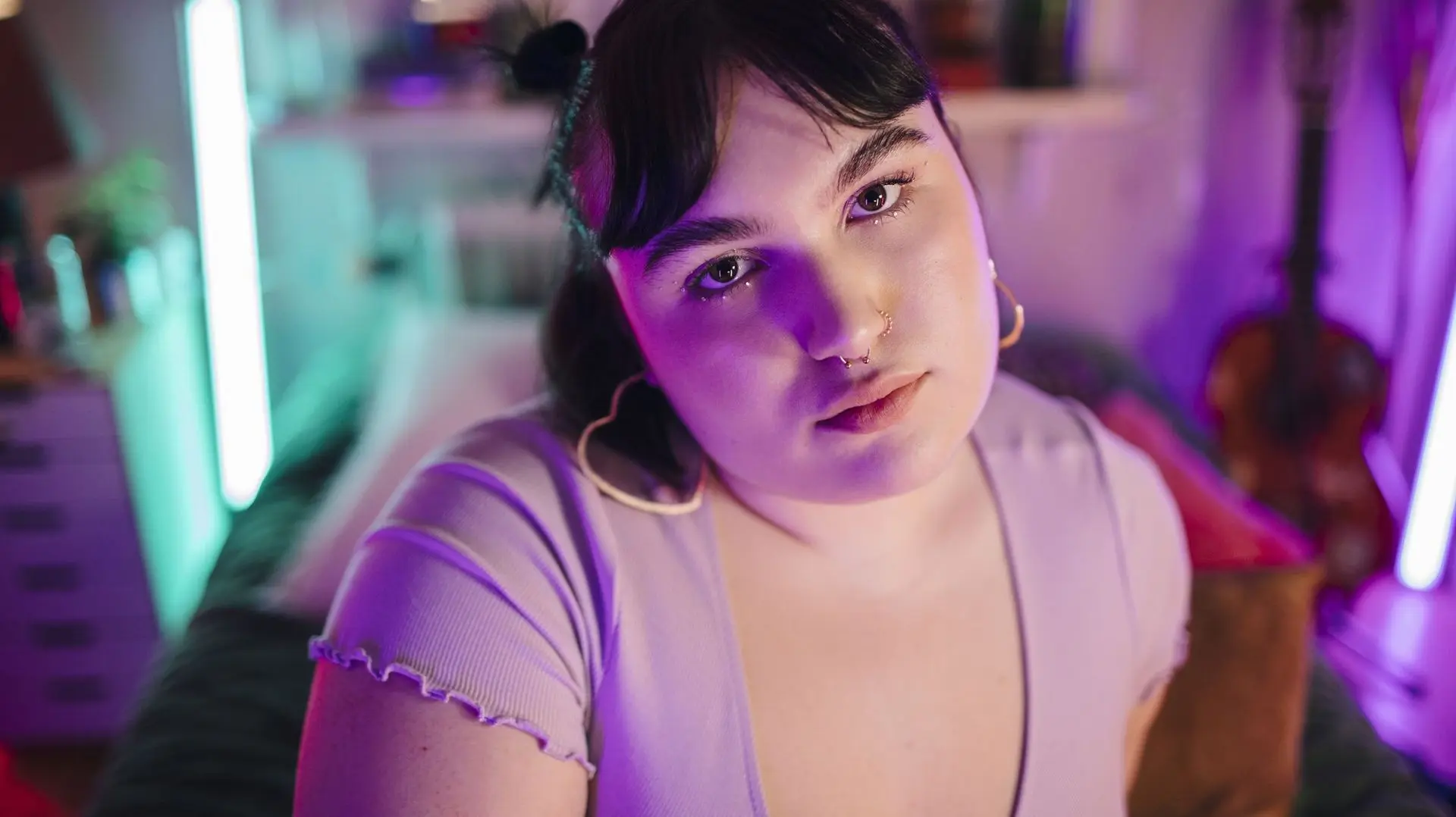 Comprendre le 'Gen Z stare', ce regard propre à la génération Z - RTBF Actus