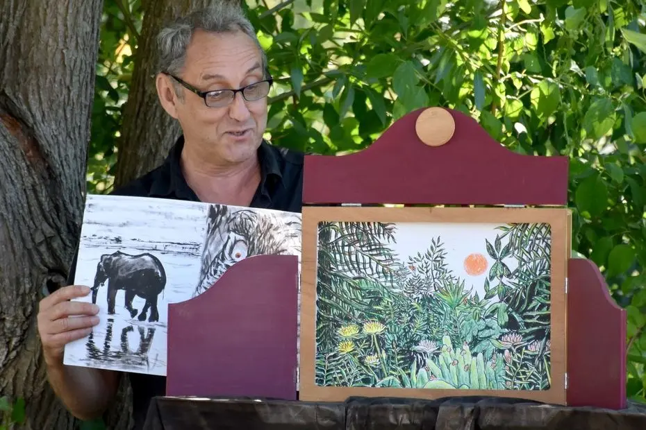 Connaissez-vous le kamishibai, l'art du théâtre en papier japonais : cet artiste français l'a revisité