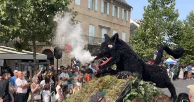 Corso, musique, manèges et confettis, la ville de Mende passe en mode fête