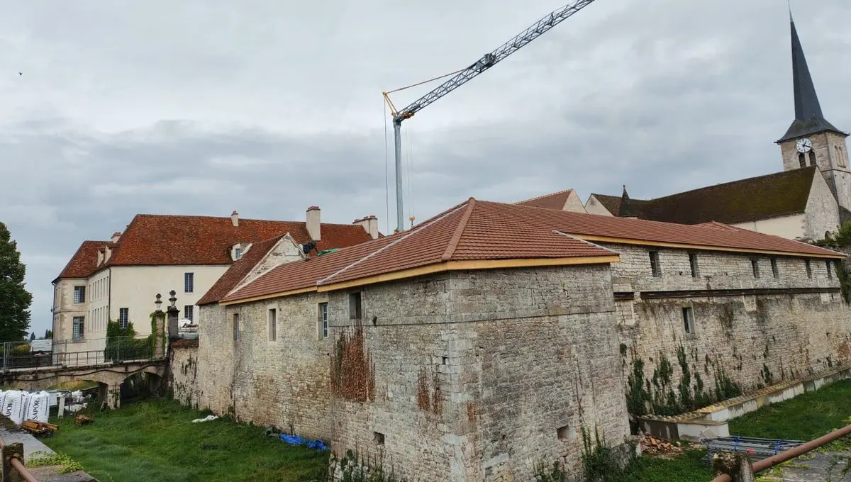 Côte-d'Or : une pétition lancée pour sauver le nom du Château de Gilly-lès-Cîteaux - ici