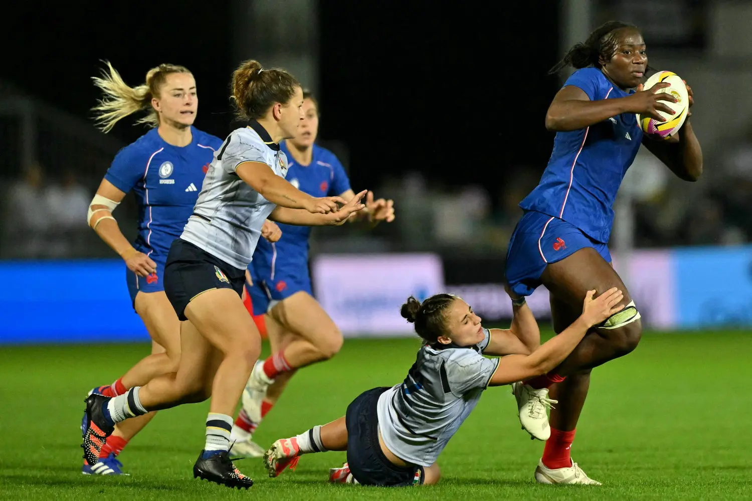 Coupe du monde de rugby : face à l'Italie, les Bleues assurent sans rassurer - L'Humanité