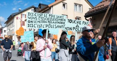 Coupes budgétaires: À la vallée de Joux, la plus grande manifestation depuis vingt ans