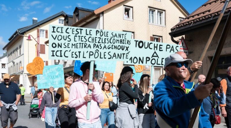 Coupes budgétaires: À la vallée de Joux, la plus grande manifestation depuis vingt ans