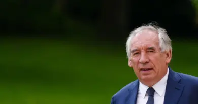 DECRYPTAGE. La suppression des jours fériés proposée par François Bayrou est "une hausse d'impôts qui n'en porte pas le nom", selon Eric Heyer