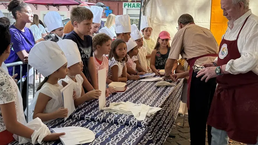 DIRECT Atelier tielles, signature de l’affiche, majorettes et – surtout – tournoi de joutes des jeunes : suivez la deuxième journée de la 281e Saint-Louis à Sète
