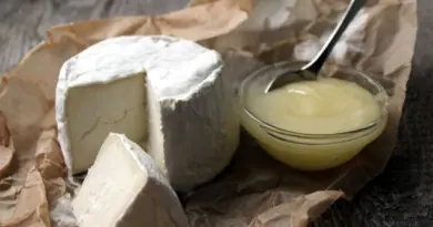 Dans la Manche, une maire offre un camembert en édition limitée aux bacheliers ayant obtenu la moyenne au bac de français