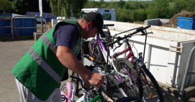"Dans l’ensemble, il suffit d’une bonne révision". Ils récupèrent des vélos en déchetterie pour les revendre à petits prix