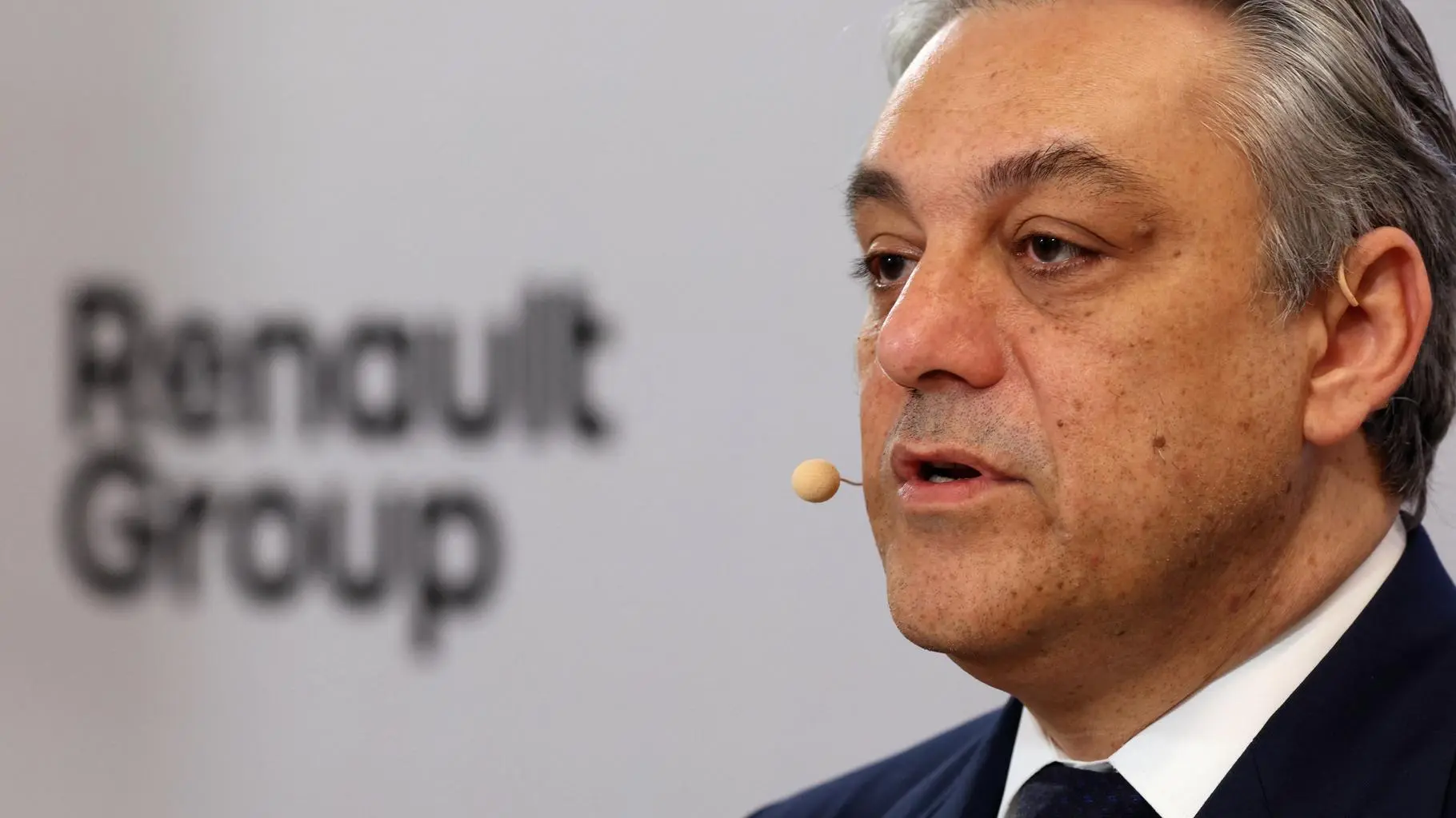 De l’automobile au luxe, ce transfert surprise d’un grand patron fait valser la bourse