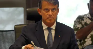 Déplacement de Manuel Valls : le ministre annonce la création d’une "brigade itinérante" de soignants