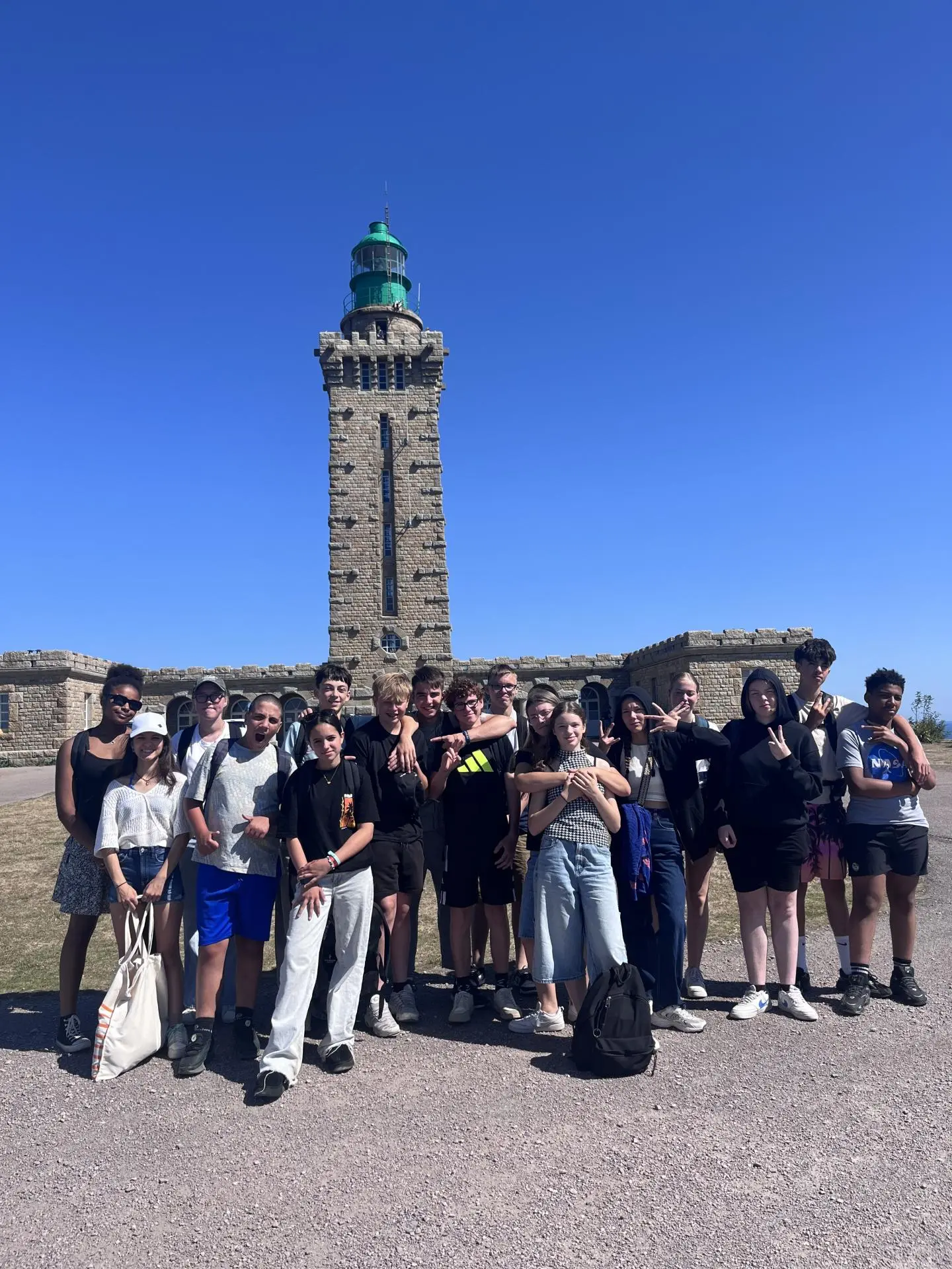 Des jeunes corses à la découverte des Côtes-d’Armor : une rencontre nationale entre MJC sous le signe des transmissions