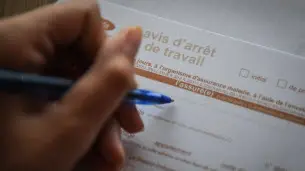 Désinfox. Arrêts de travail : plus de la moitié sont-ils « injustifiés », comme l'affirme le gouvernement ?