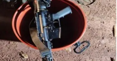 Deux AR-15 saisis sur un site d'orpaillage illégal à Saint-Laurent