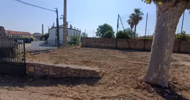 L'entrée du chantier du centre François Mitterrand .