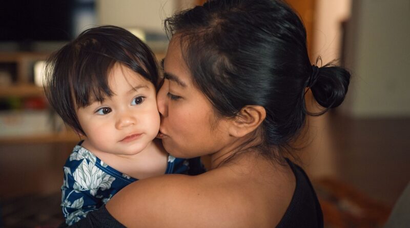 Devenir mère seule par PMA : quand le désir d’enfant s’affranchit du couple - RTBF Actus